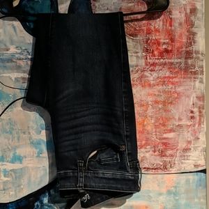 Women's 6 short mid rise skinny jeans